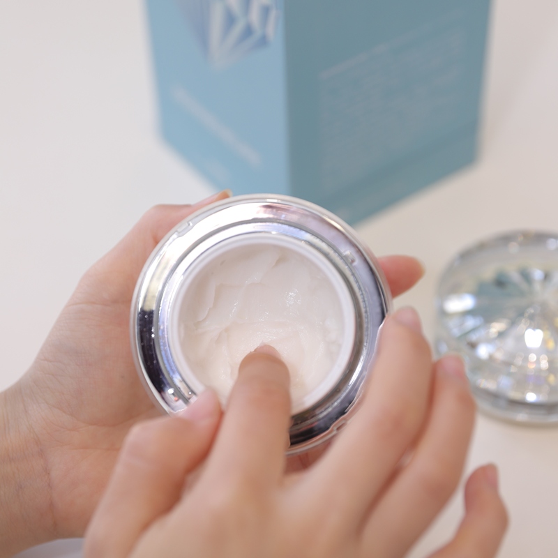 Recombinant Collagen Ultra-Whitening Diamond Creram4